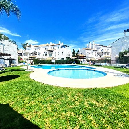 El Paraiso Golf Y Playa 埃斯特波纳 外观 照片