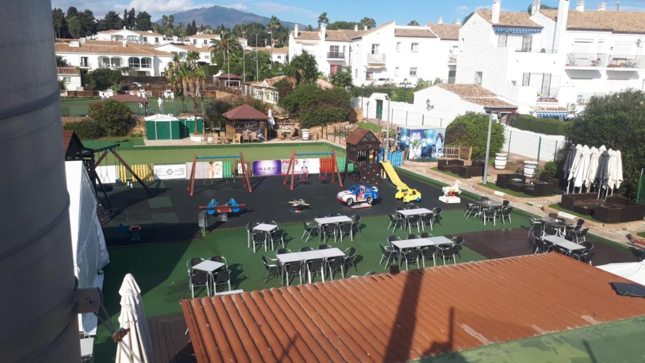 El Paraiso Golf Y Playa 埃斯特波纳 外观 照片