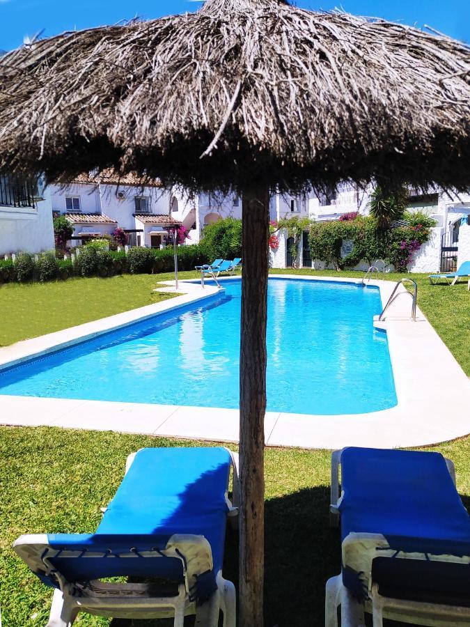El Paraiso Golf Y Playa 埃斯特波纳 外观 照片